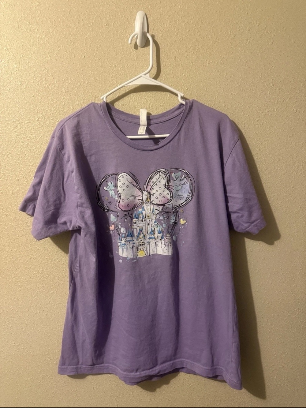 Disney L.A.T Apparel Minnie Castle Water Colored Women’s Purple T Shirt L